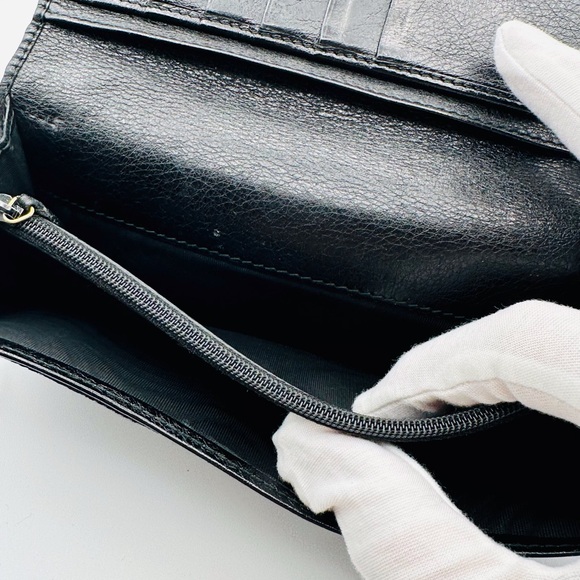 Gucci Gold Emblem Wallet - Picture 3 of 12